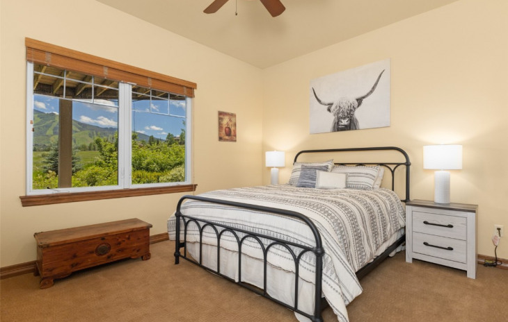 1052 Longview Circle Photo