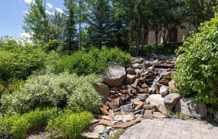 1052 Longview Circle Photo