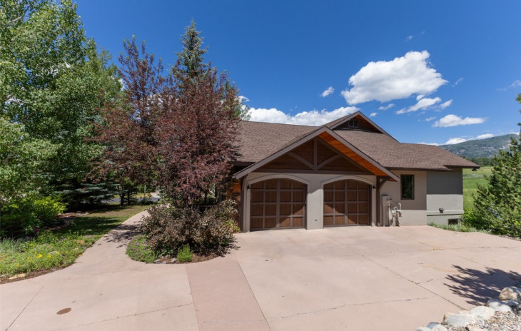 1052 Longview Circle Photo