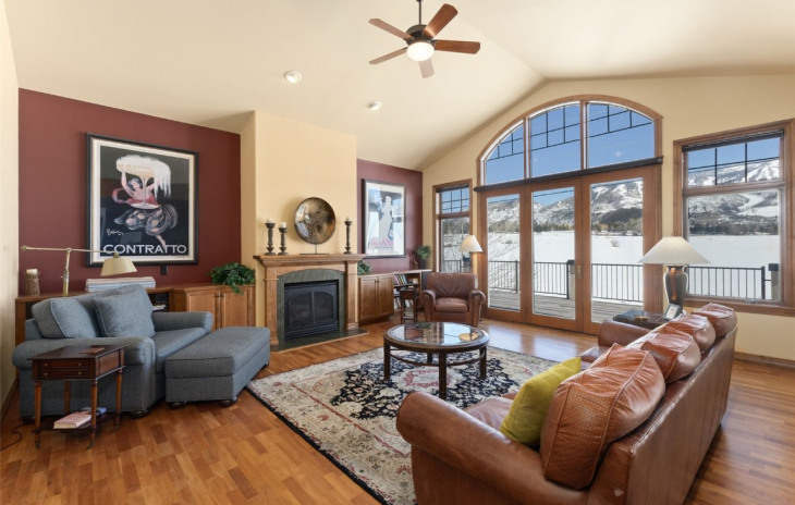 1052 Longview Circle Photo