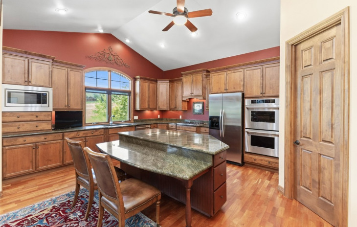 1052 Longview Circle Photo