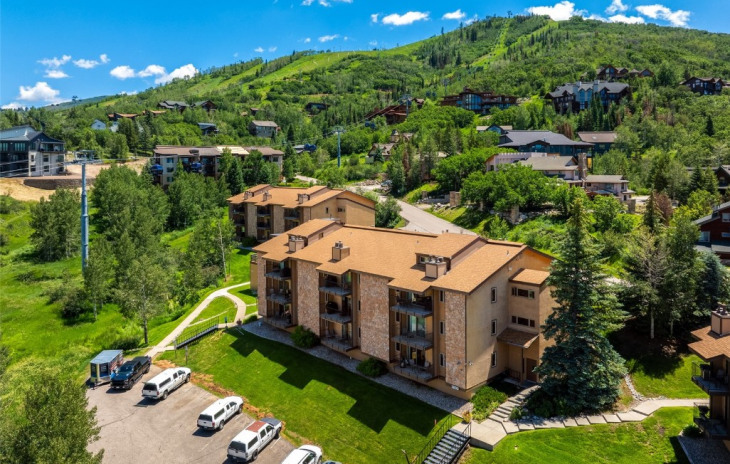2350 Ski Trail Lane Photo