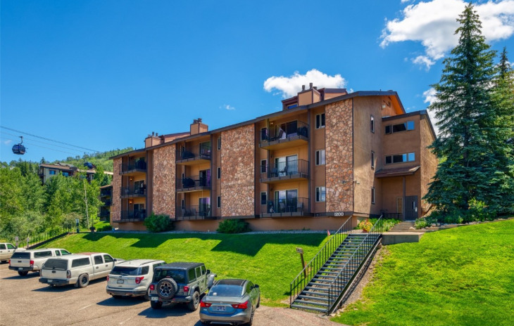 2350 Ski Trail Lane Photo