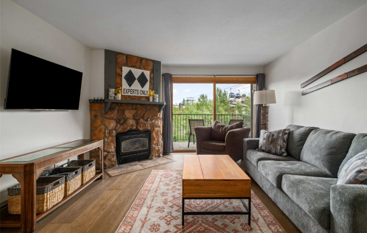 2350 Ski Trail Lane Photo
