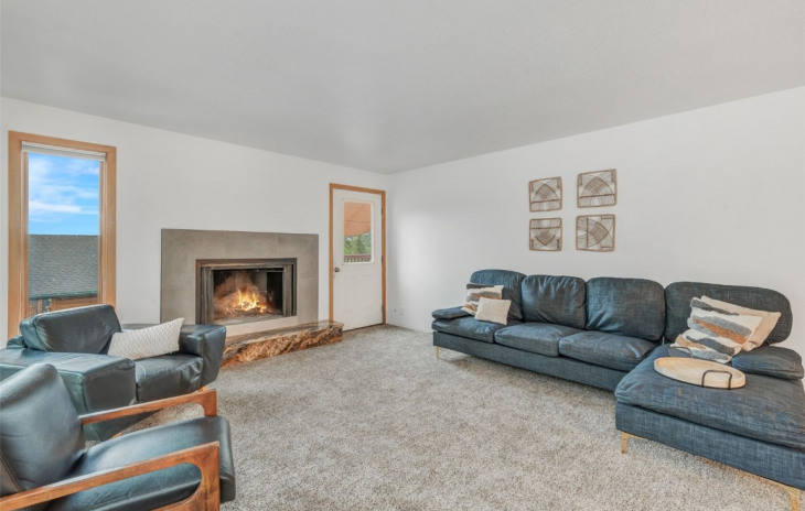 186 Maple Street Photo