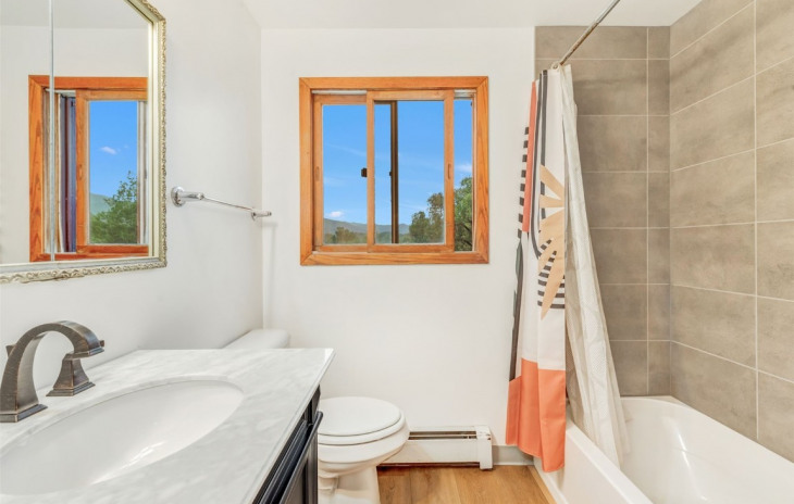 186 Maple Street Photo