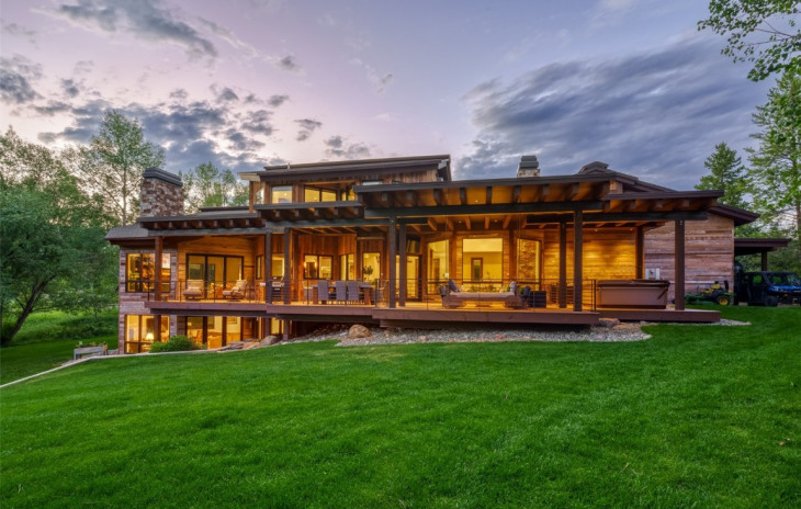 855 Fox Lane Photo
