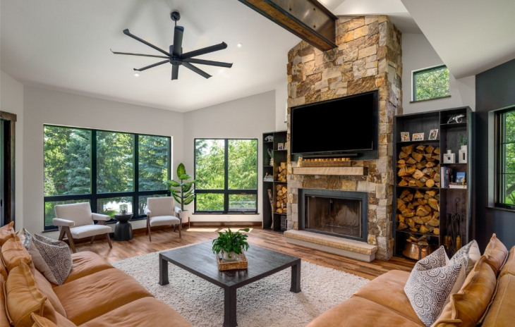 855 Fox Lane Photo