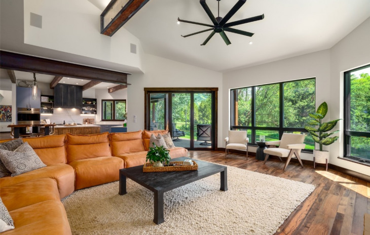 855 Fox Lane Photo