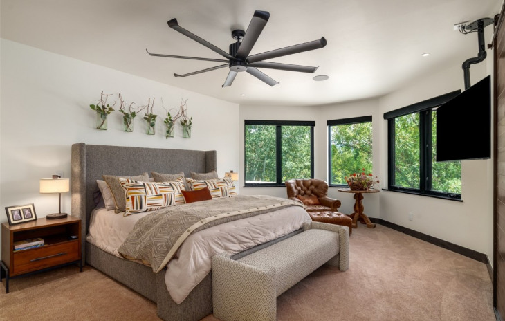 855 Fox Lane Photo