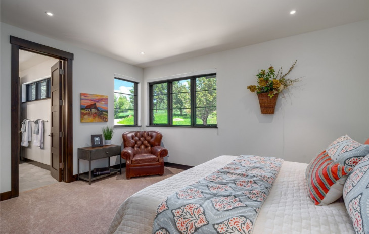 855 Fox Lane Photo