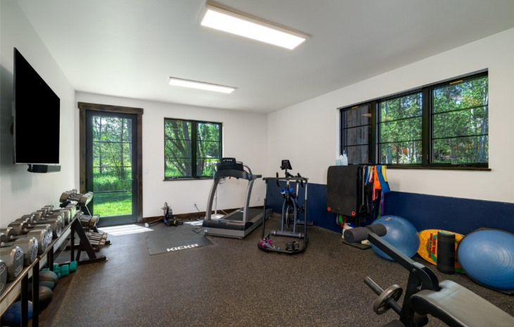 855 Fox Lane Photo