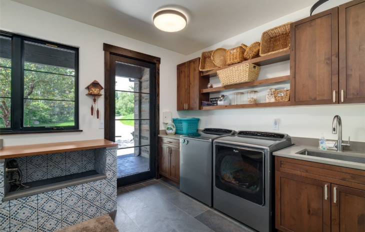 855 Fox Lane Photo