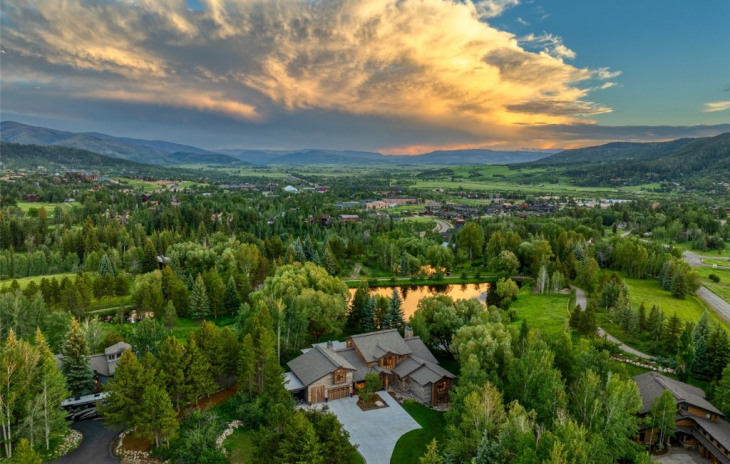 855 Fox Lane Photo