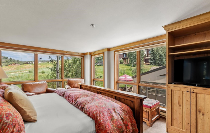 2306 Ski Trail Lane Photo