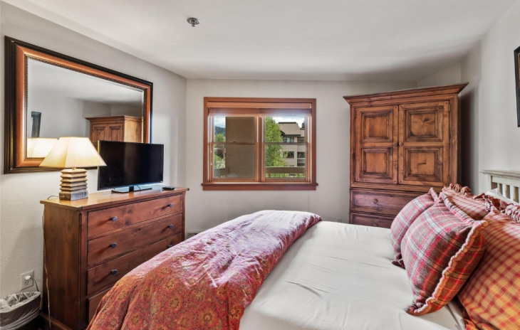 2306 Ski Trail Lane Photo