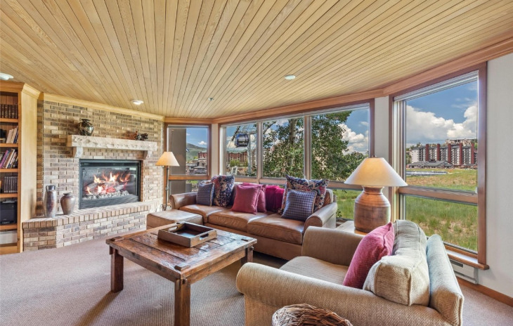 2306 Ski Trail Lane Photo