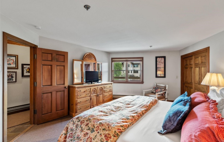 2306 Ski Trail Lane Photo