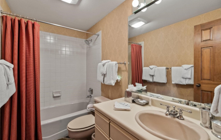 2306 Ski Trail Lane Photo