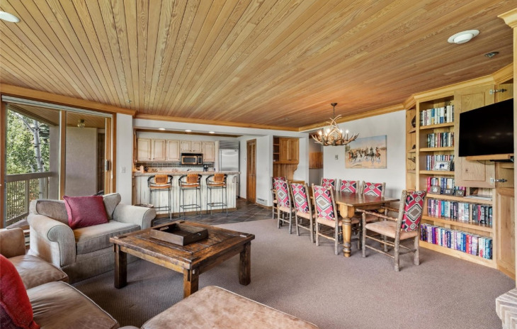 2306 Ski Trail Lane Photo