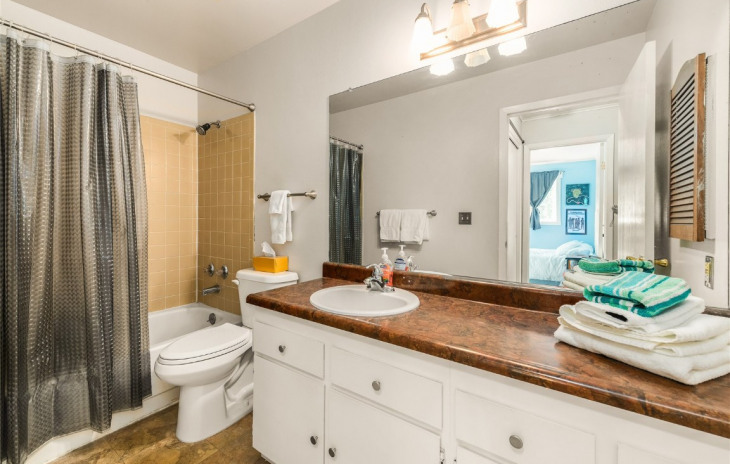 1320 Athens Plaza Photo