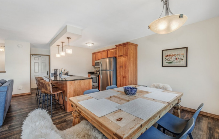 2305 Apres Ski Way Photo