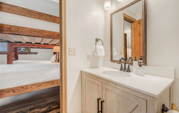 2305 Apres Ski Way Photo