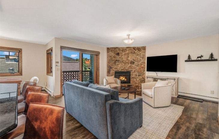 2305 Apres Ski Way Photo