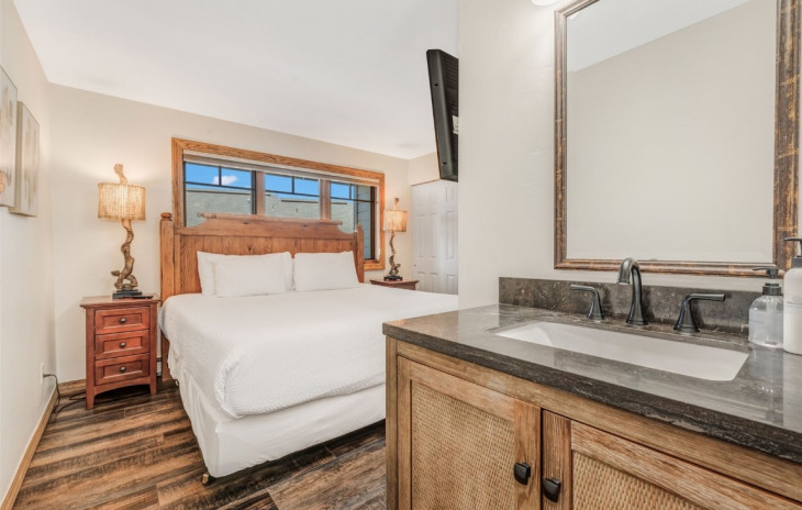 2305 Apres Ski Way Photo