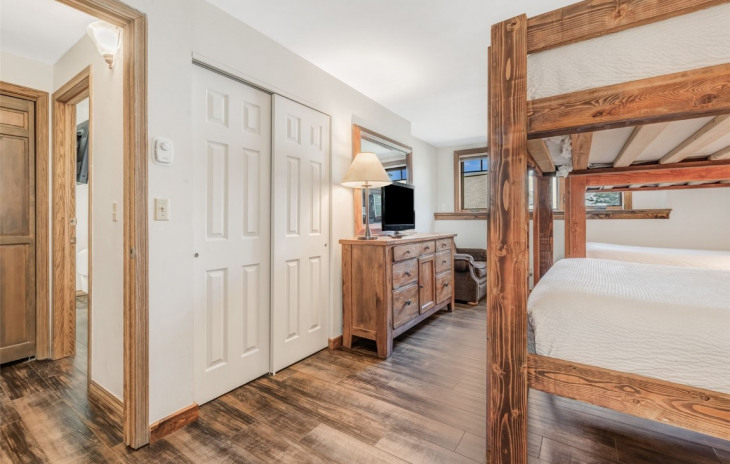 2305 Apres Ski Way Photo