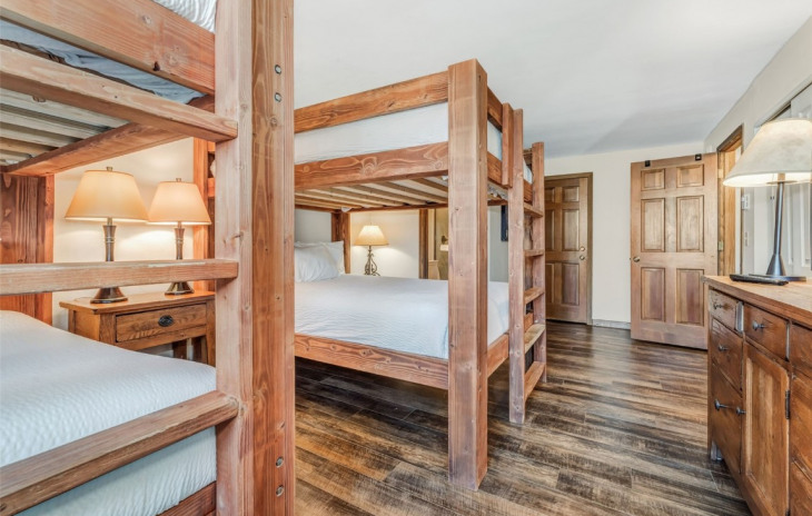2305 Apres Ski Way Photo