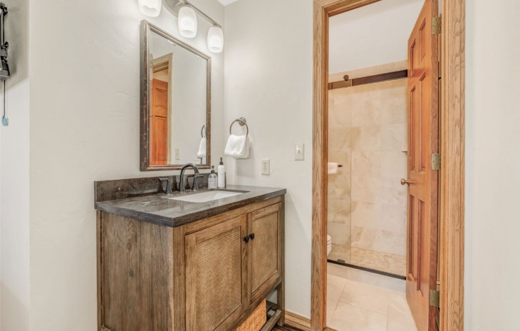 2305 Apres Ski Way Photo