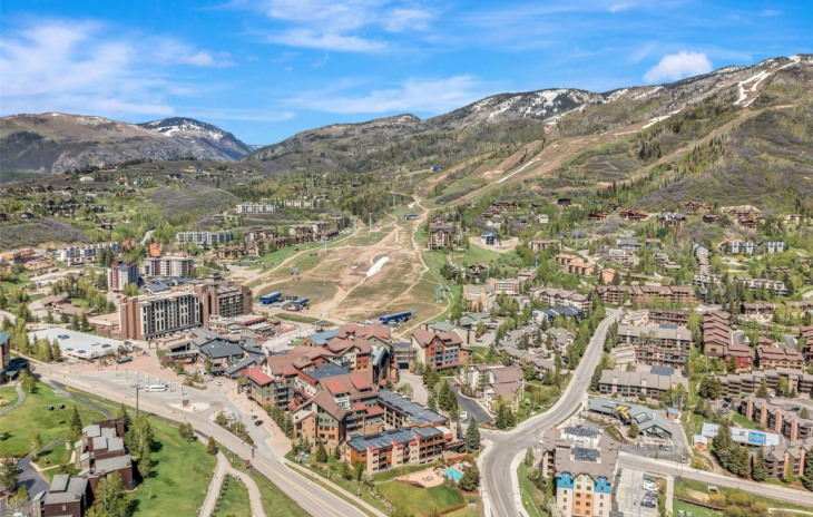 2305 Apres Ski Way Photo