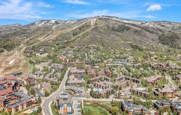2305 Apres Ski Way Photo