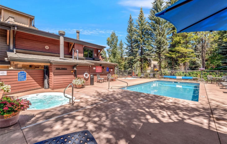 2305 Apres Ski Way Photo