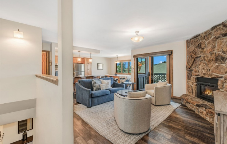 2305 Apres Ski Way Photo