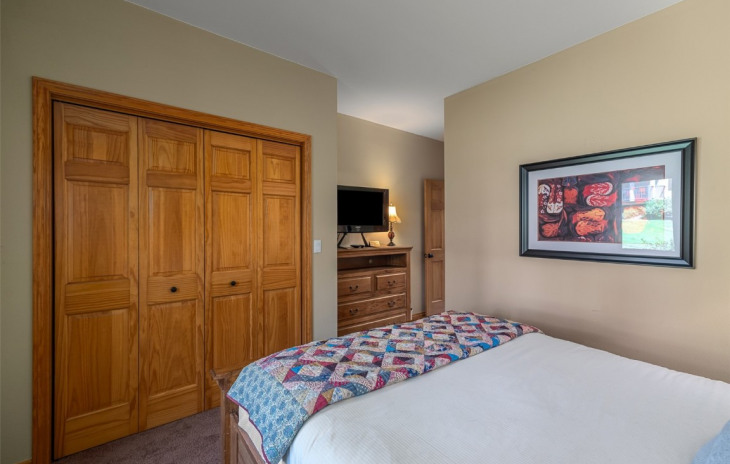 2517 Evergreen Lane Photo