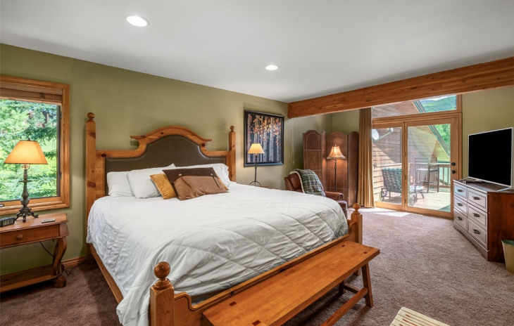 2517 Evergreen Lane Photo