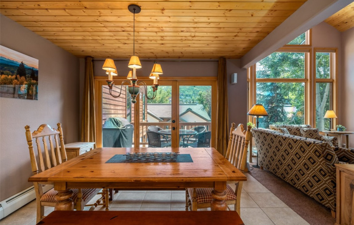2517 Evergreen Lane Photo