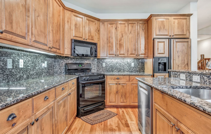 1512 Flattop Circle Photo
