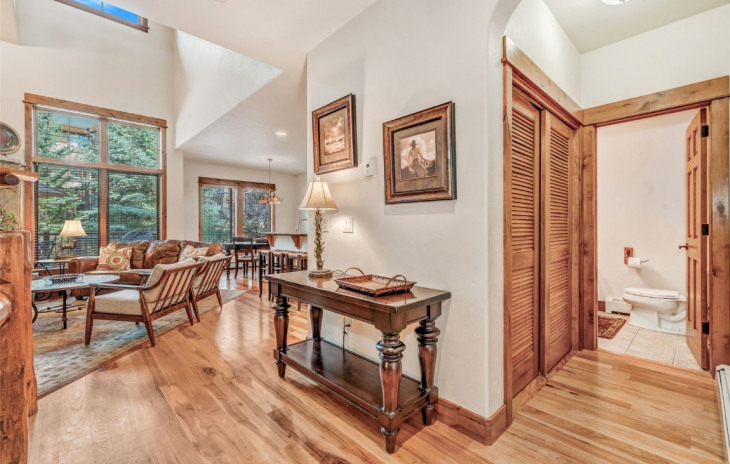 1512 Flattop Circle Photo