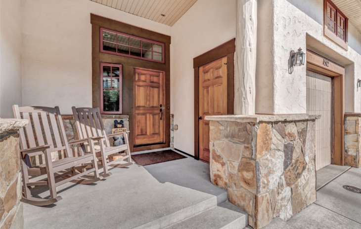1512 Flattop Circle Photo