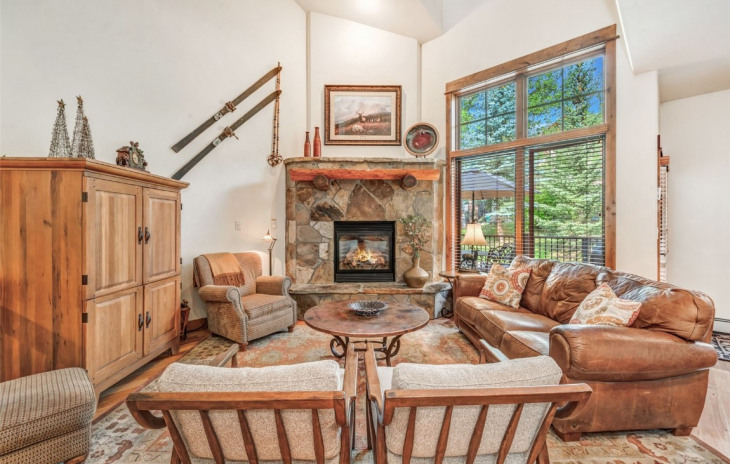 1512 Flattop Circle Photo
