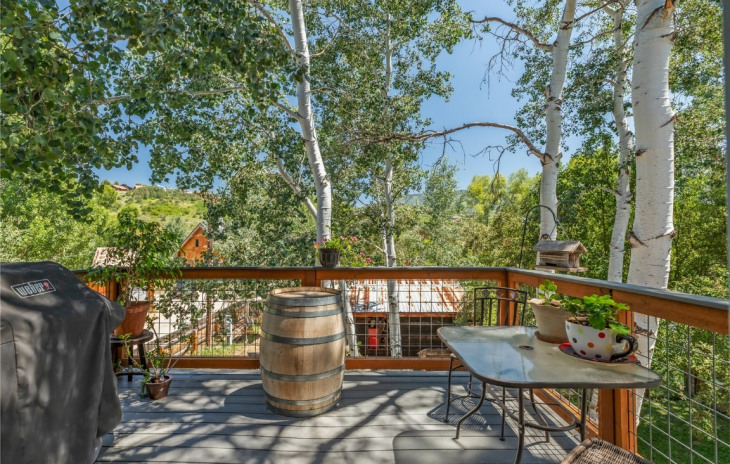 232 River Road Photo