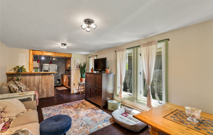 232 River Road Photo