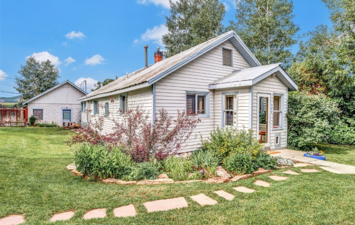 308 E 1st Street Photo