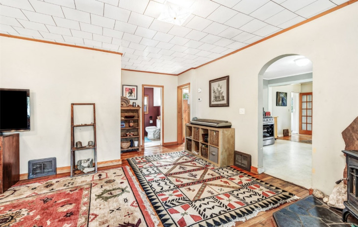 308 E 1st Street Photo