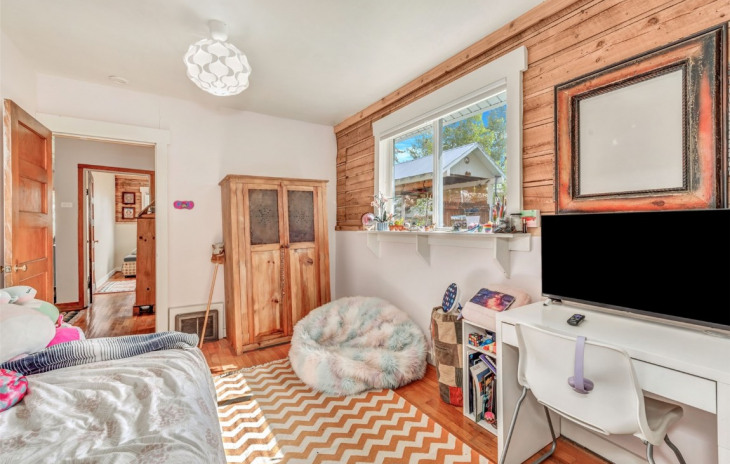 308 E 1st Street Photo