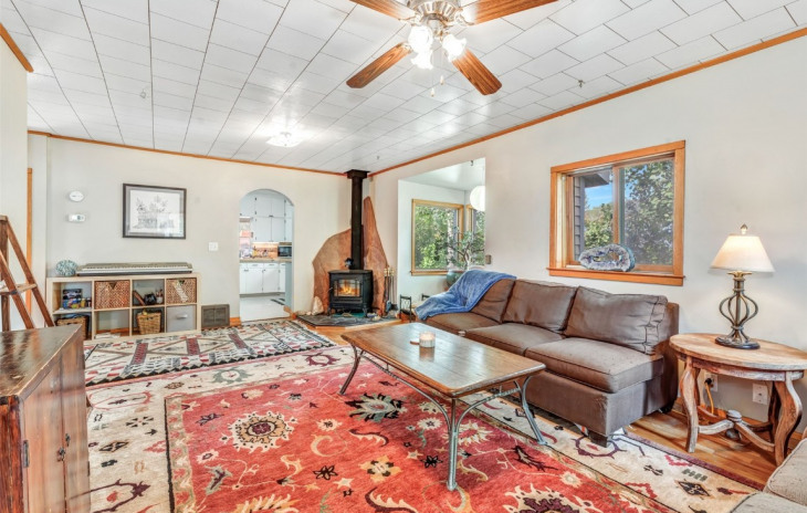 308 E 1st Street Photo