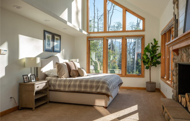 42185 Fern Hill Road Photo